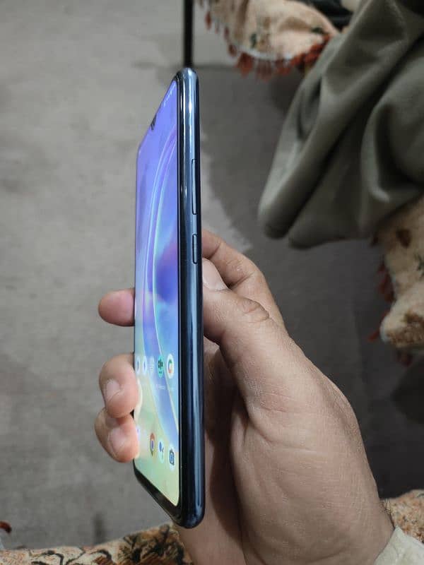 Vivo V21e 4