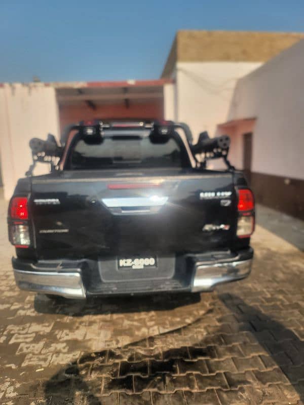 Toyota Hilux  revo v 2016 14