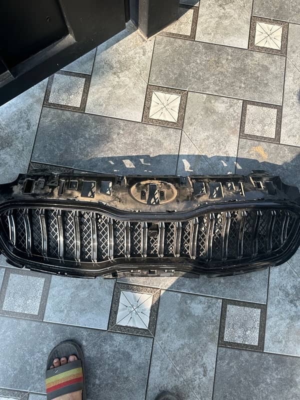 kia Sportage grill 0