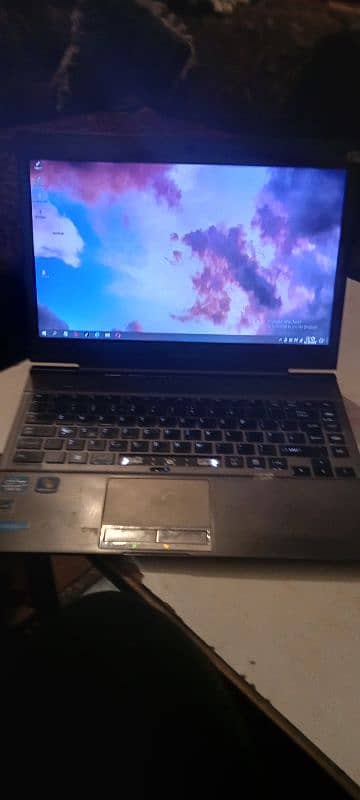 Toshiba ultra book 7