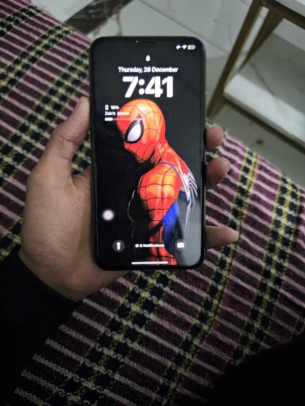 iphone 11 pro max 4