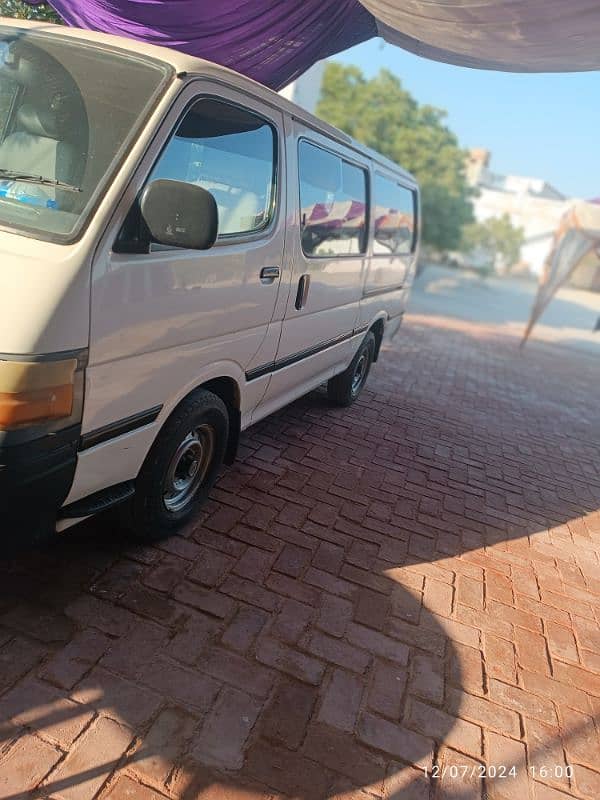 Toyota Hiace LH114 9