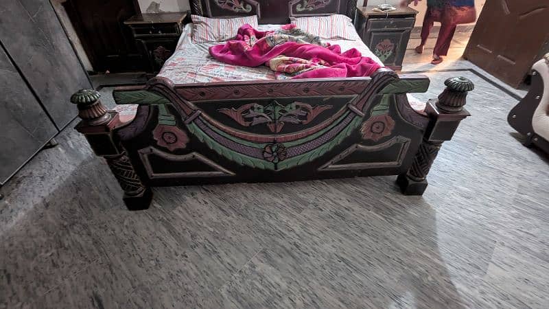 king size bed in good condition 3