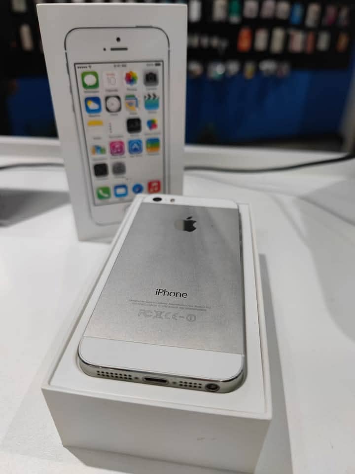 iPhone 5s PTA Approved 64GB # Watsapp  03486223941 0