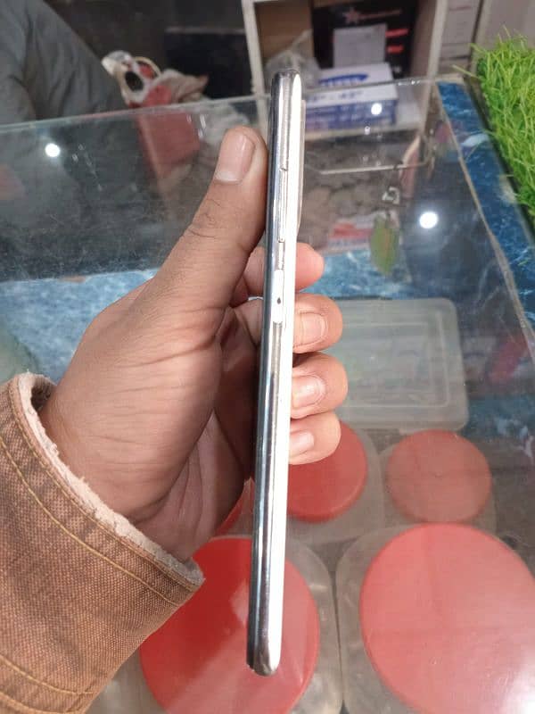 Redmi note 10.4+2–128. with box. Exchange possible. 2