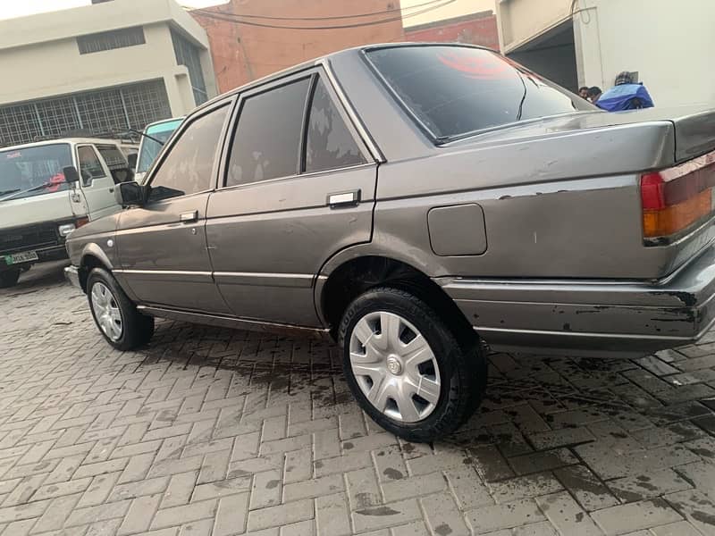 Nissan Sunny 1990 1