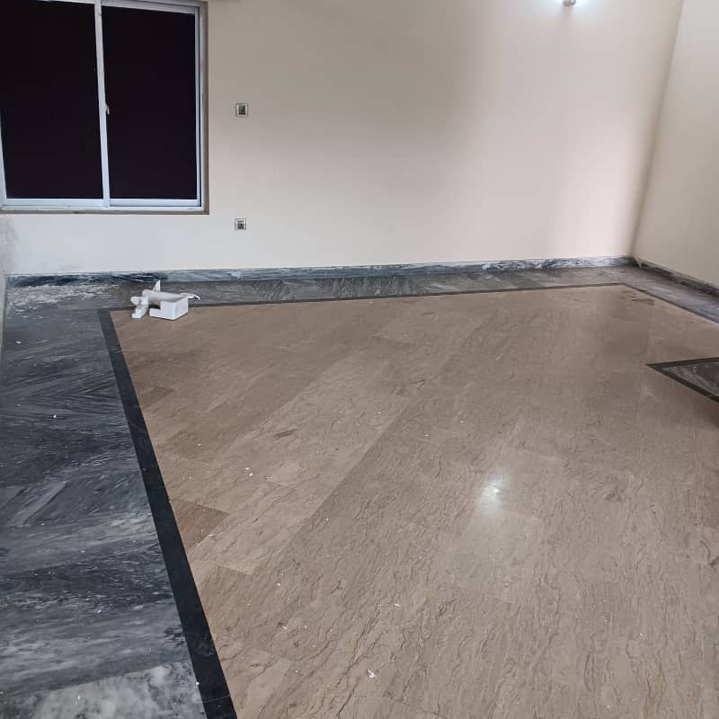 GOOD LOCATION 1 KANAL 1ST FLOOR AVAILABLE FOR RENT IN WAPDA TOWN - BLOCK H3 5