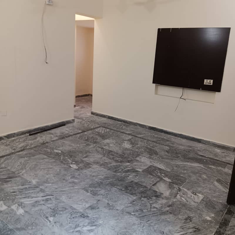 GOOD LOCATION 1 KANAL 1ST FLOOR AVAILABLE FOR RENT IN WAPDA TOWN - BLOCK H3 16