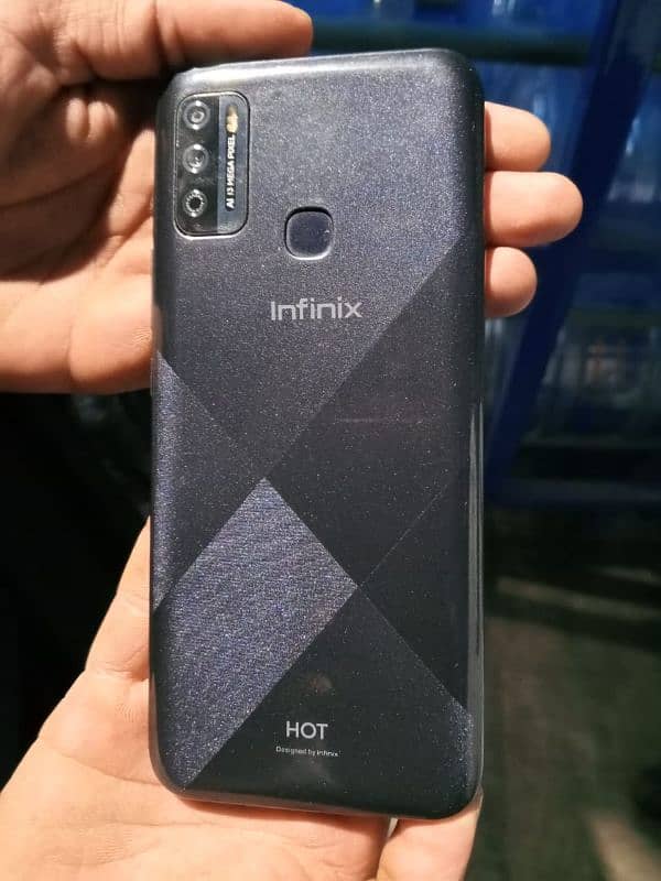 infinix  hot 9 paly mobile box charjer sath ha 1