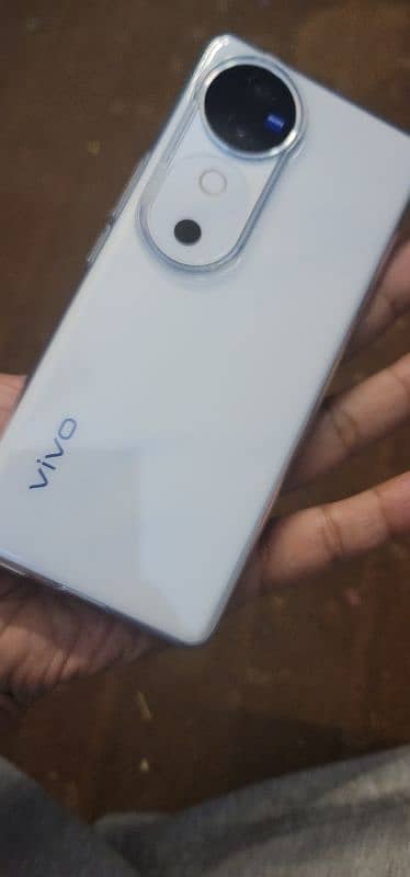 vivo v40 brnnd new 2