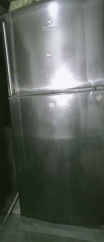 REFRIGERATOR 0