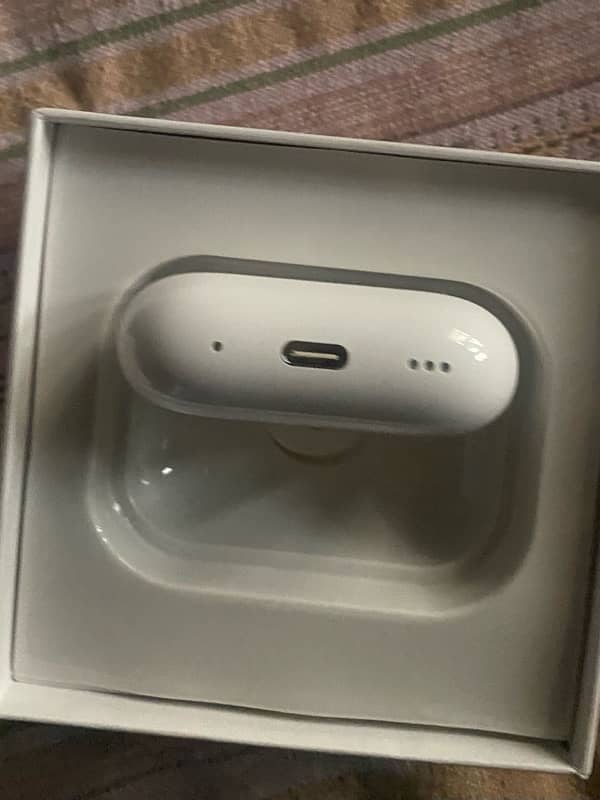 AirPods pro 2 4