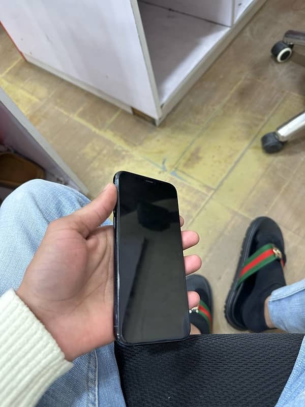 iphone 11pro pta approved 64gb 1