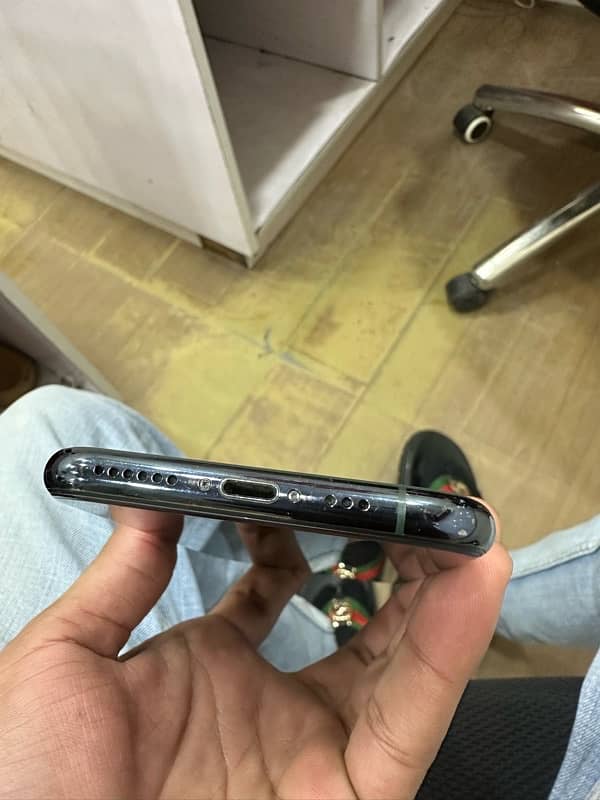 iphone 11pro pta approved 64gb 4