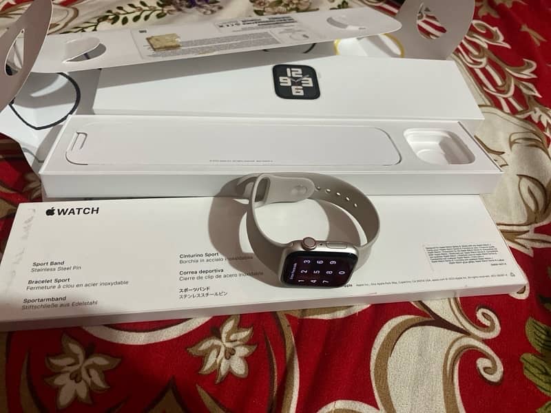 Apple Watch SE 40MM 2nd generation 3