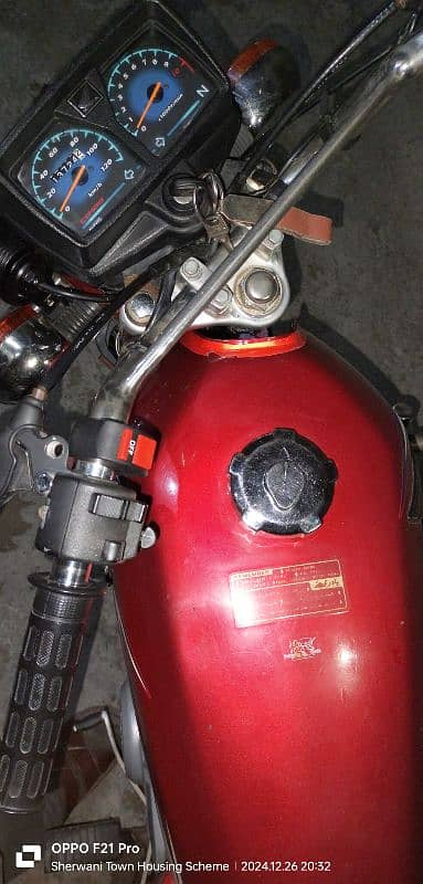 9/10 condition Honda CG125 7