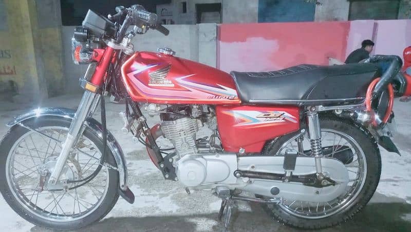 9/10 condition Honda CG125 11