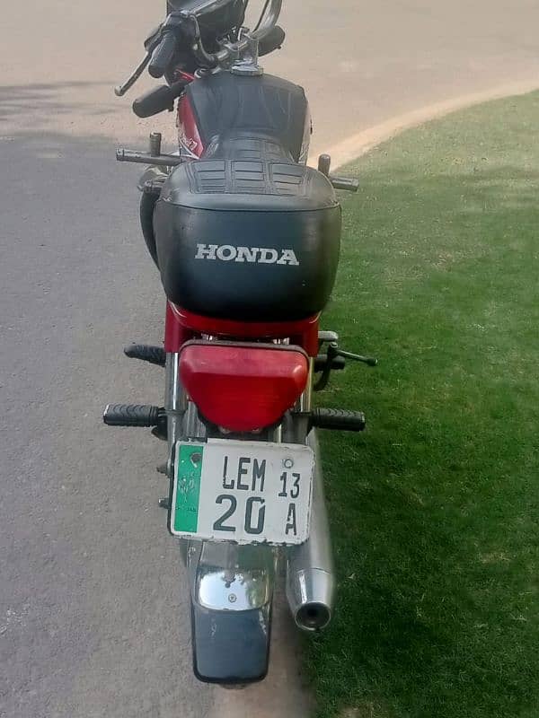 Honda CD 70 in a very good condition,used by one hand only . 1