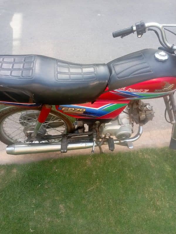 Honda CD 70 in a very good condition,used by one hand only . 3