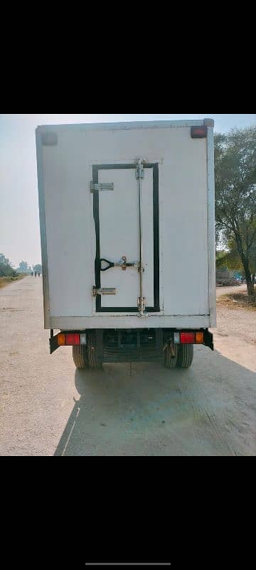 ISUZU NMR 90 A/C ice container 5200000 9