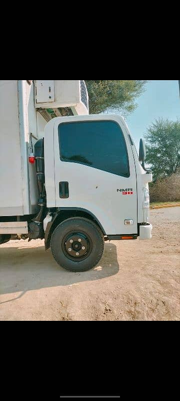 ISUZU NMR 90 A/C ice container 5200000 10