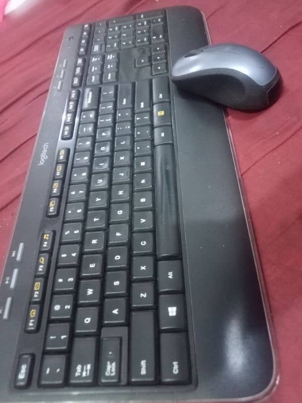 Logitech wireless keyboard and mouse 1