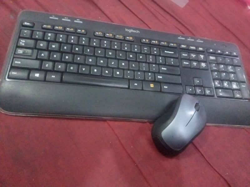 Logitech wireless keyboard and mouse 5