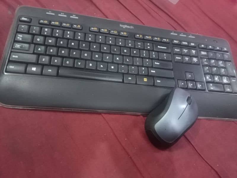 Logitech wireless keyboard and mouse 6