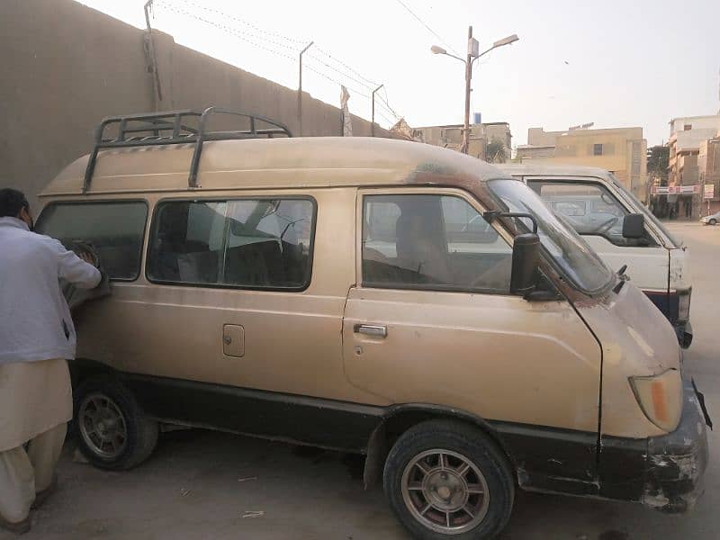 Toyota lite ace 6