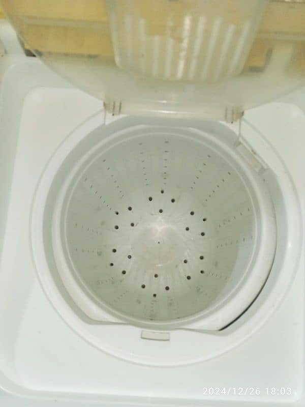 kenwood homege washing machine twin tub model no:HWM-1020SA 8