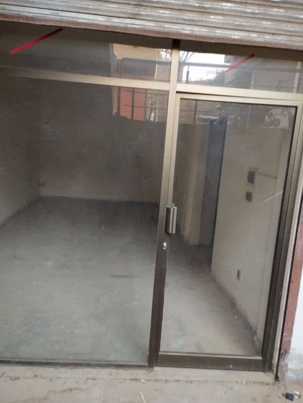 aluminum frame  door good condition 1