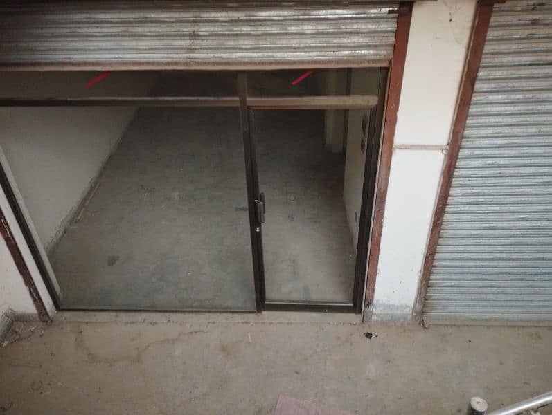 aluminum frame  door good condition 4