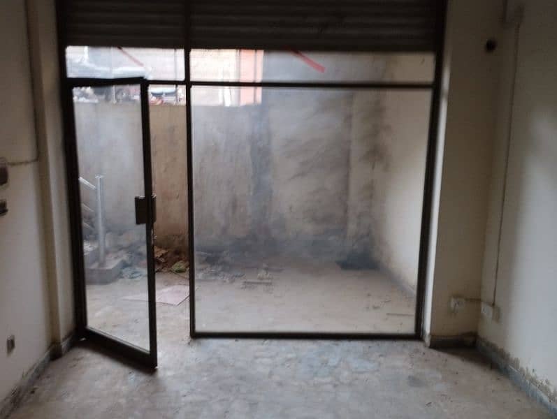 aluminum frame  door good condition 11