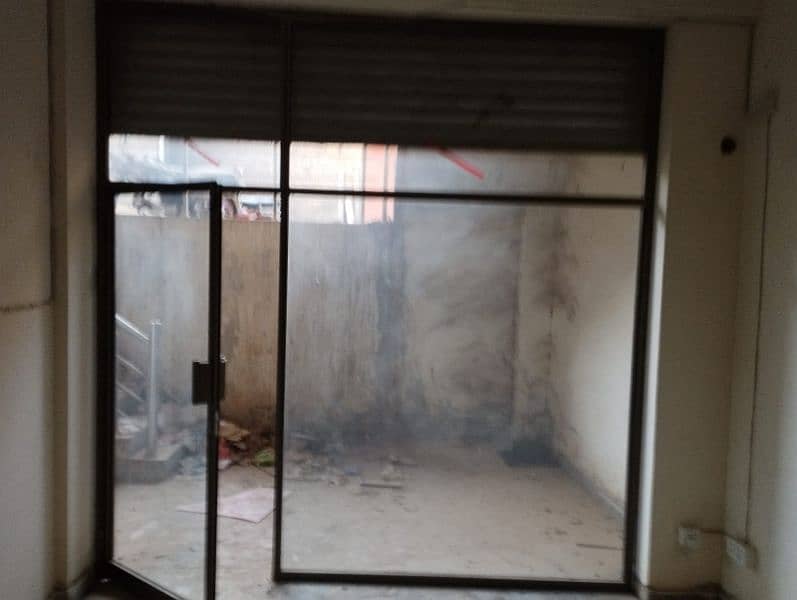 aluminum frame  door good condition 13