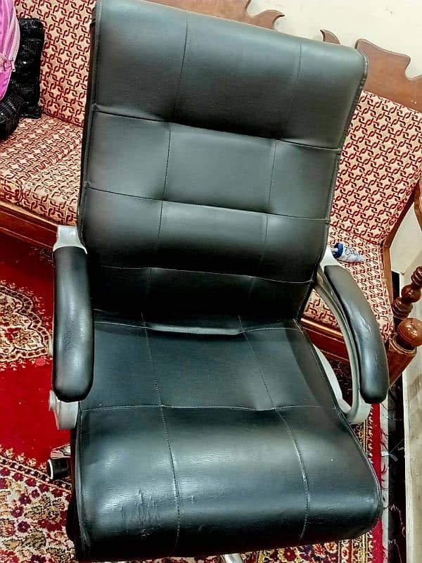 Executive Chair 2