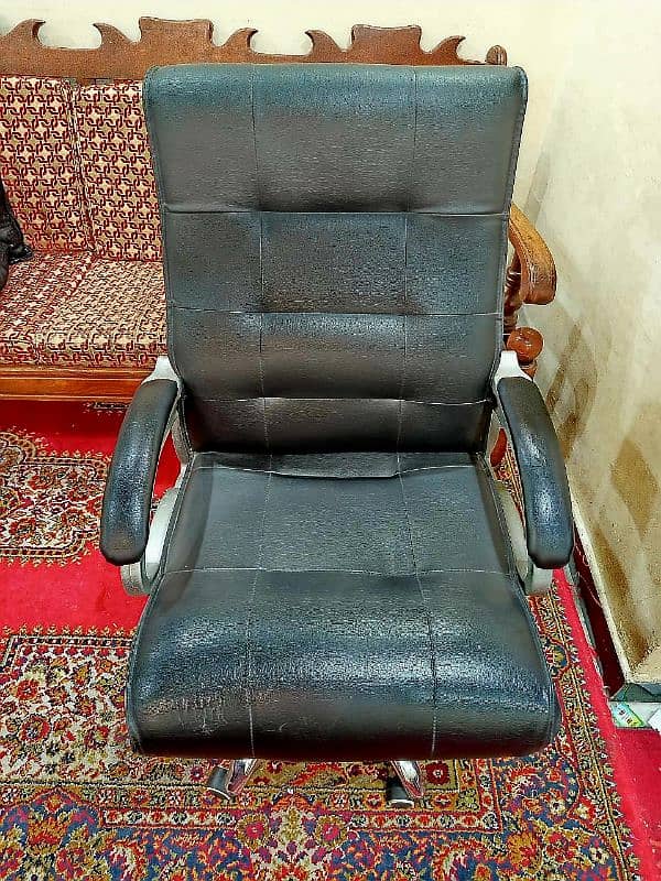 Executive Chair 7