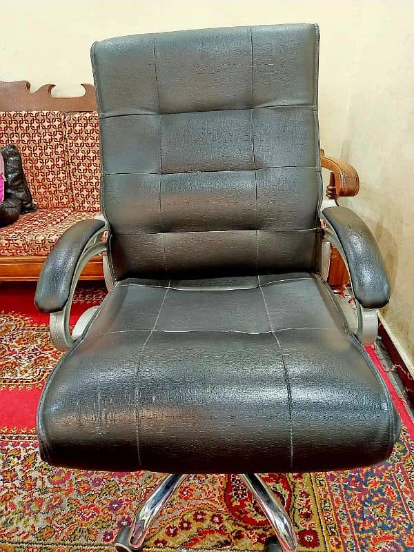 Executive Chair 8