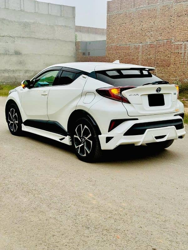 Toyota C-HR 2017 12