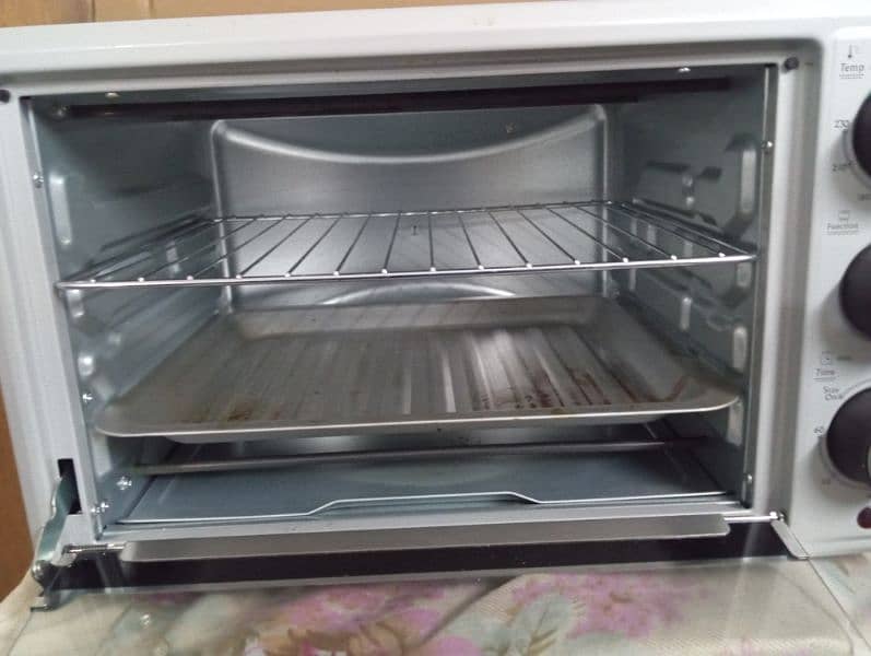 baking oven almost brand new 6