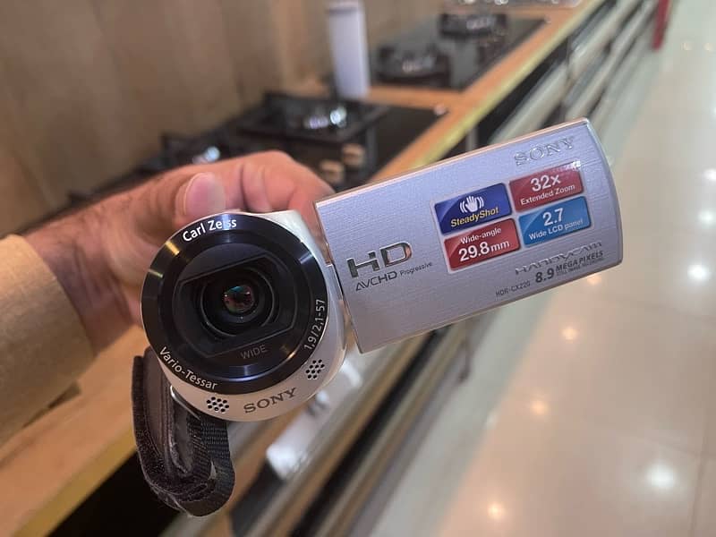 Sony Handy Cam HDR Cx220E 0