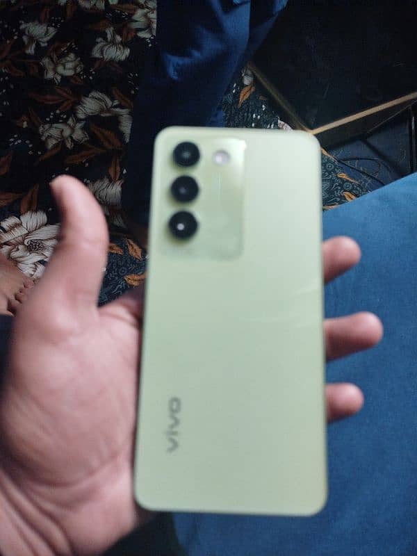 Vivo y100 with box. 1 month use,with warranty 6