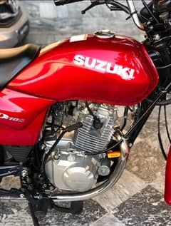 Suzuki 110 S (Self-Start) Red