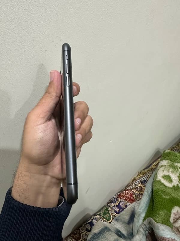 iPhone 11 128gb approved 5