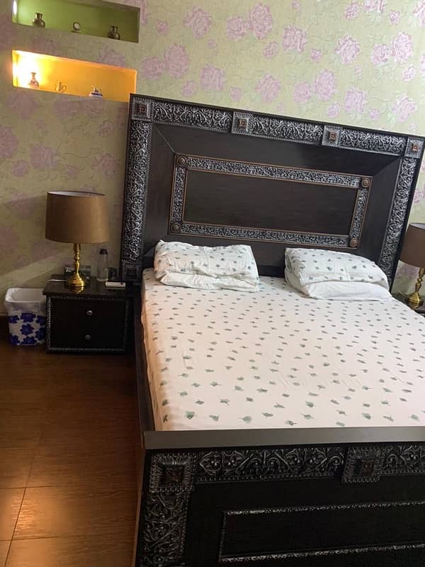 Bed Set with Double Dressing 0