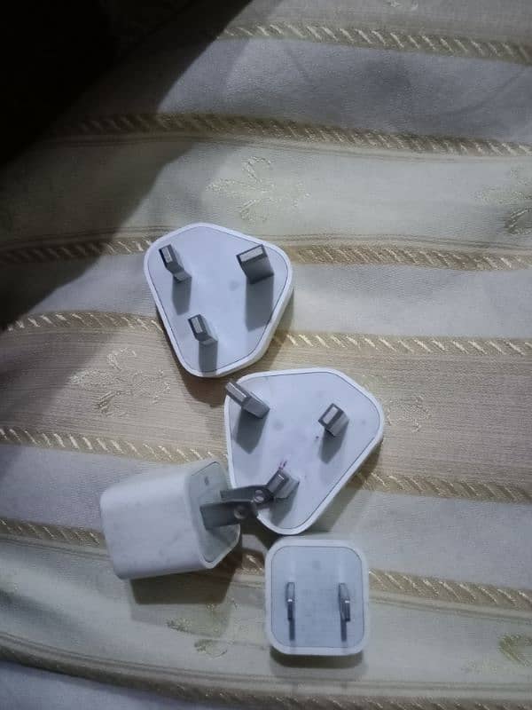 original iphone charger's 0