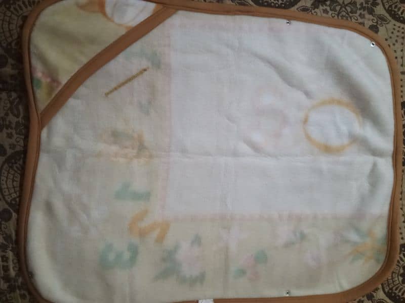 Baby blanket and bister 3