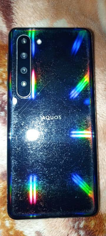 Aquos R5 1