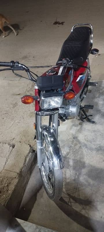 honda 125 2024 model 5000 Kms driven 6 month use new bike 1