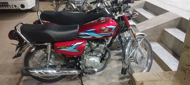 honda 125 2024 model 5000 Kms driven 6 month use new bike 2