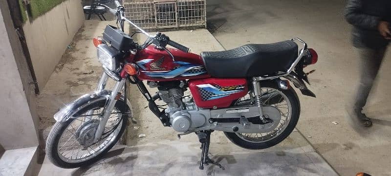 honda 125 2024 model 5000 Kms driven 6 month use new bike 3